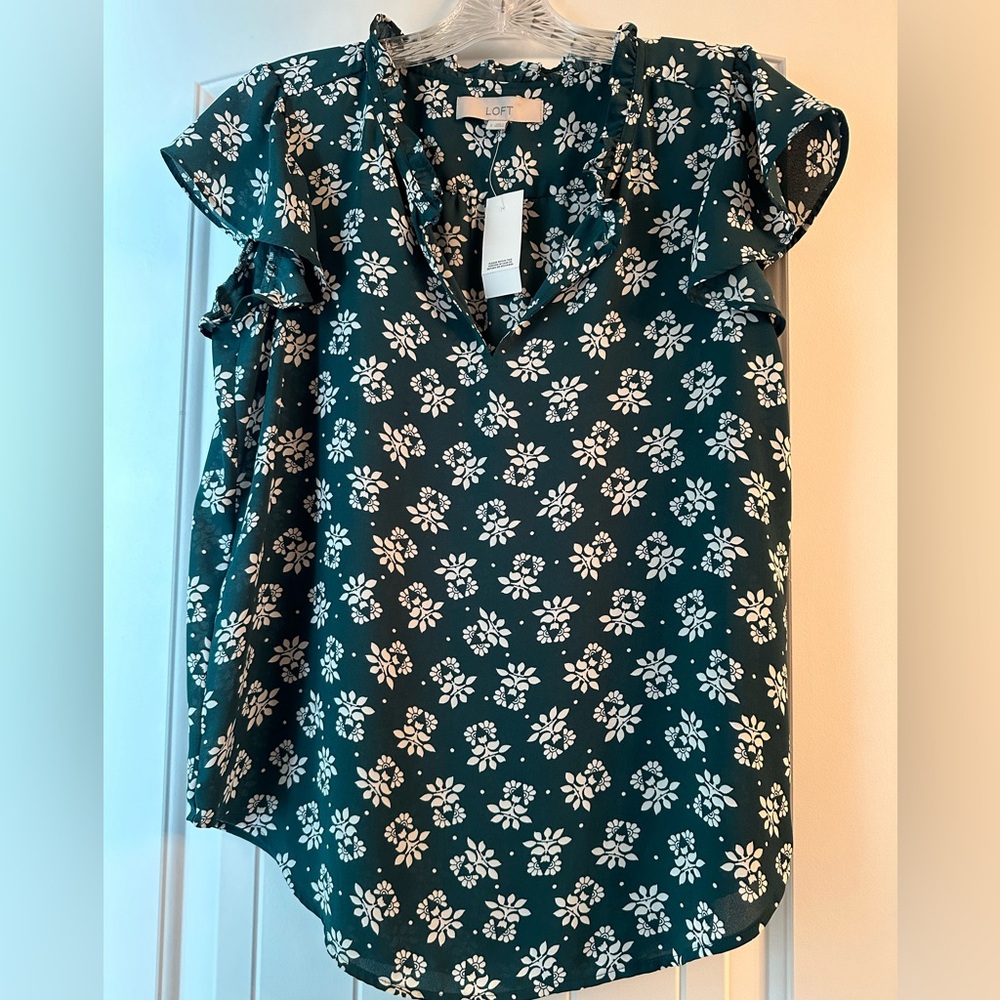 NWT Loft Green/White Patterned Ruffle Sleeve Blouse Size S